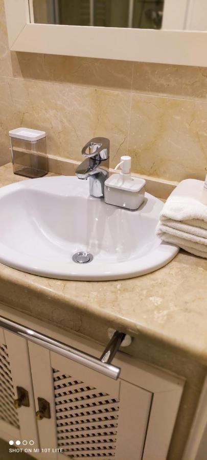 Bevs Ground Floor Roda Golf Apartment!